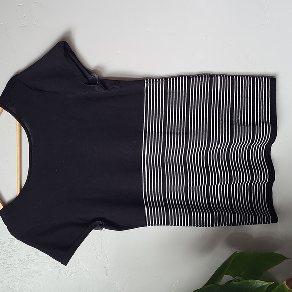 Maurices Black & White Striped Short Sleeved Scoop-Neck Sweater Size XL - Picture 6 of 7